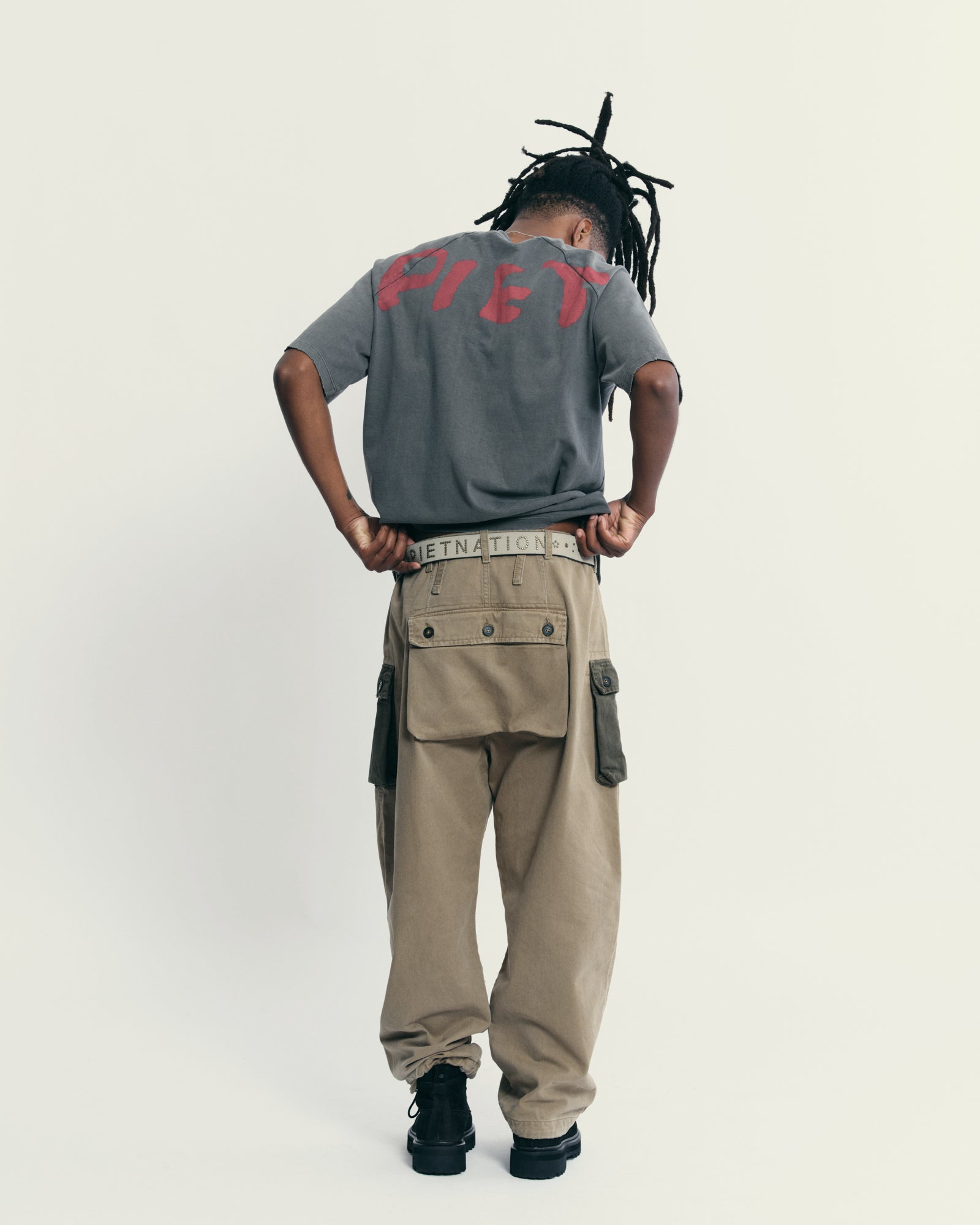 Camiseta Raglan PIET Sub-Cultural - Chumbo Vintage