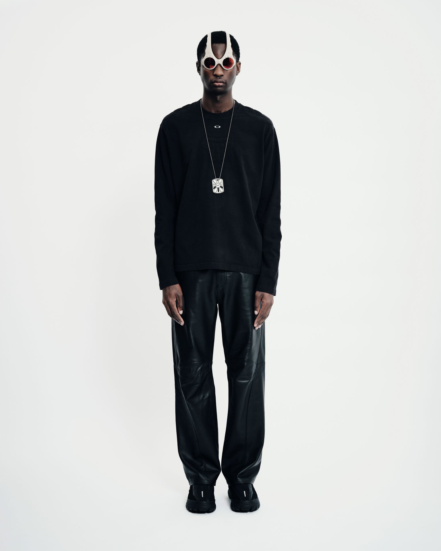 Camiseta Manga Longa Piet + Oakley - Preta