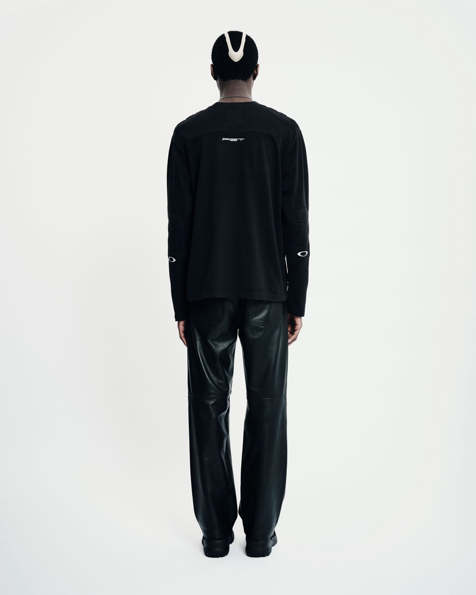 Camiseta Manga Longa Piet + Oakley - Preta