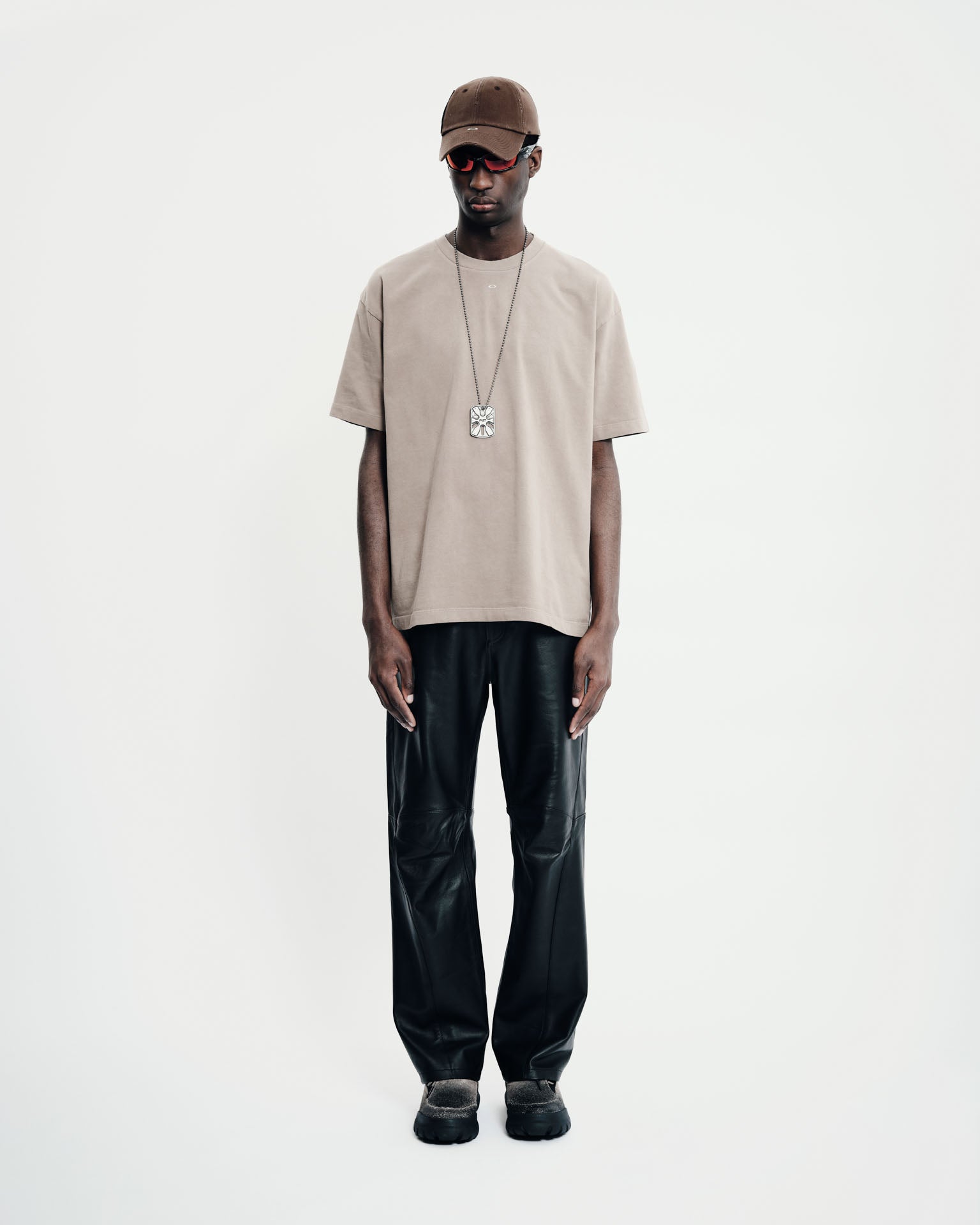 Camiseta Piet + Oakley Nano Logo - Dark tan