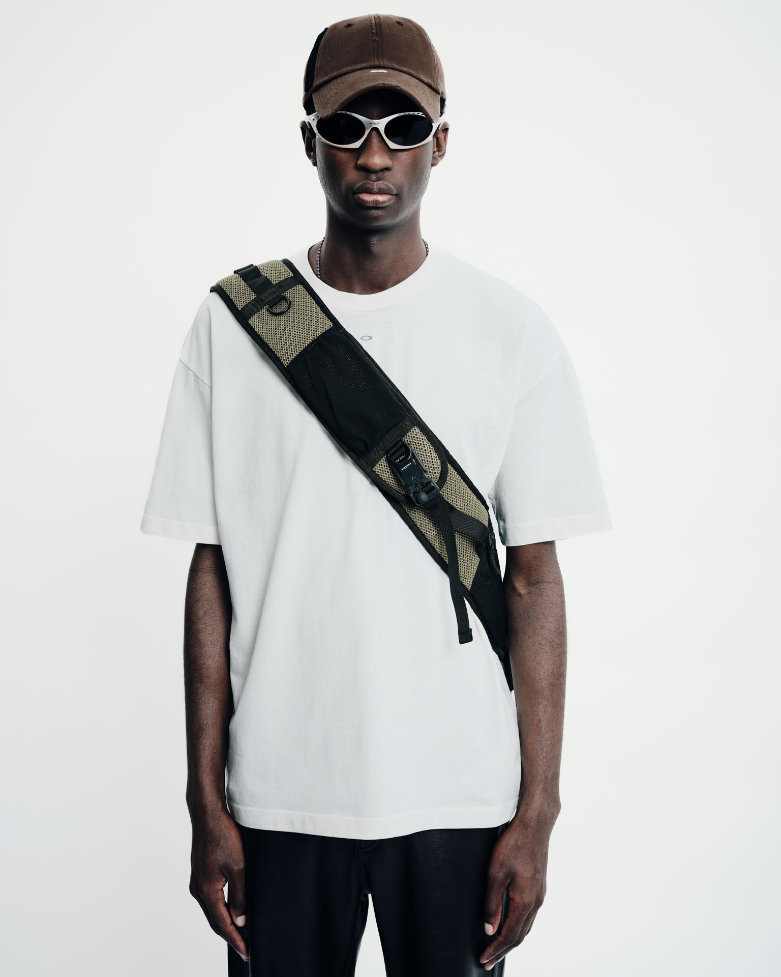 Mochila Sling Piet + Oakley - Olive Green/Preto