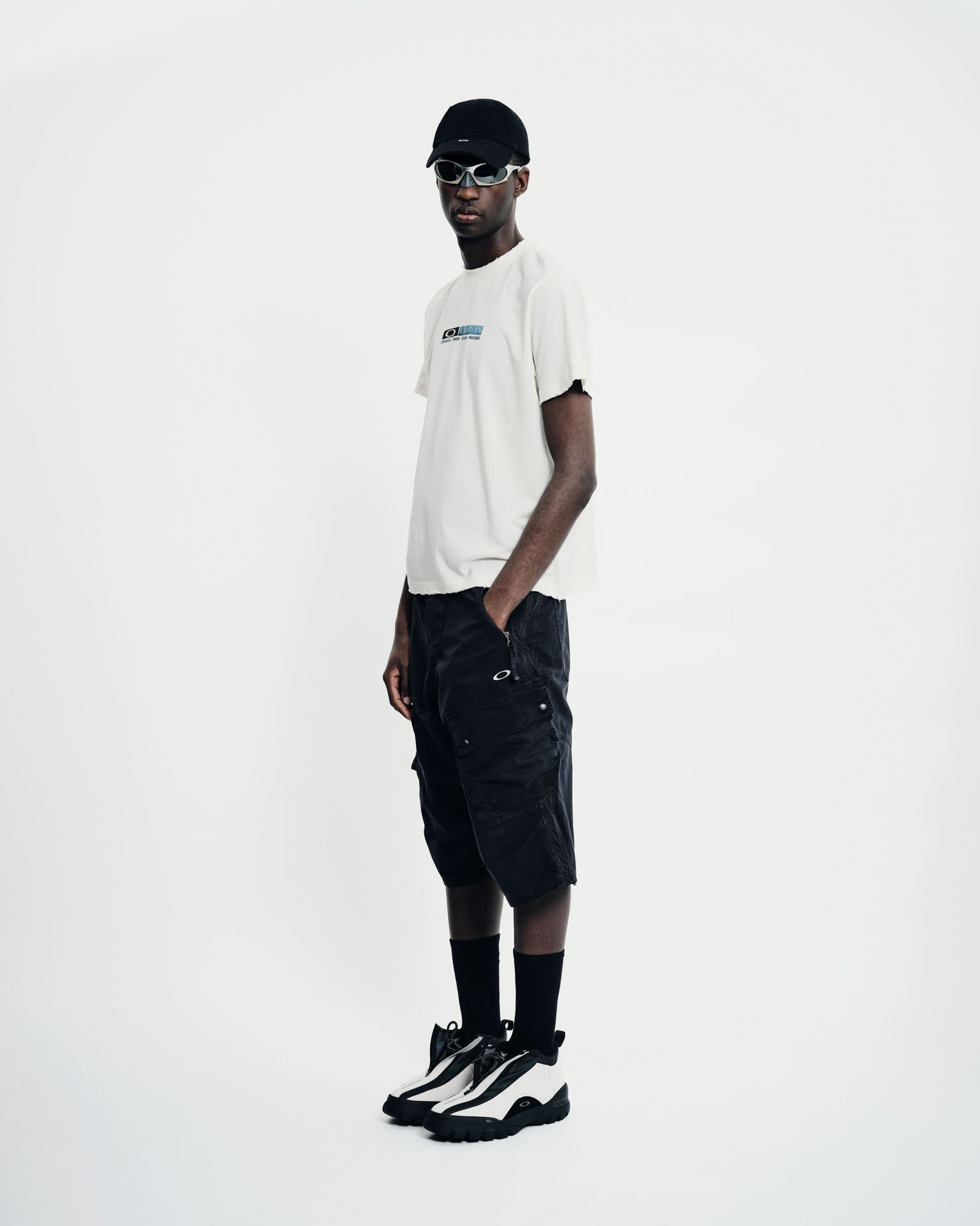 Camiseta Piet + Oakley Caution - Bone White