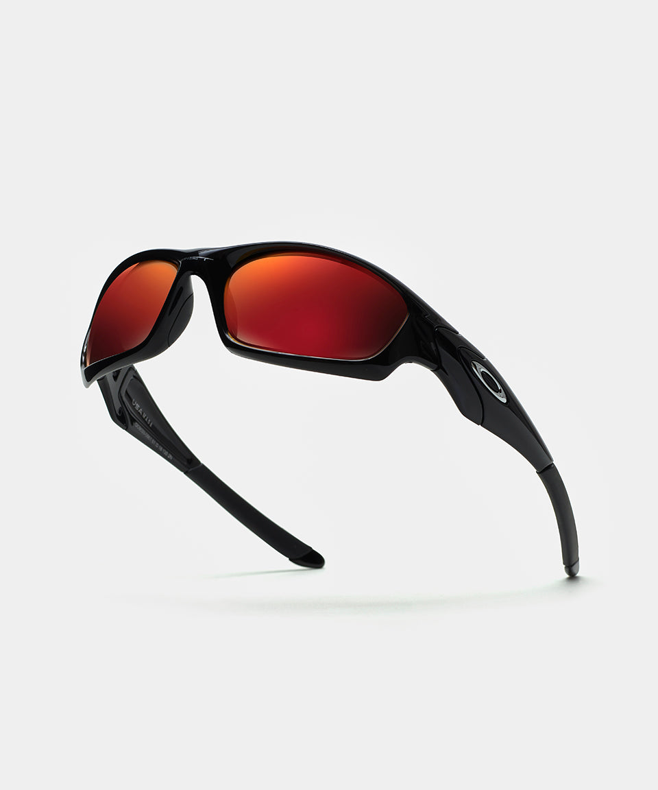Straight Jacket Piet + Oakley